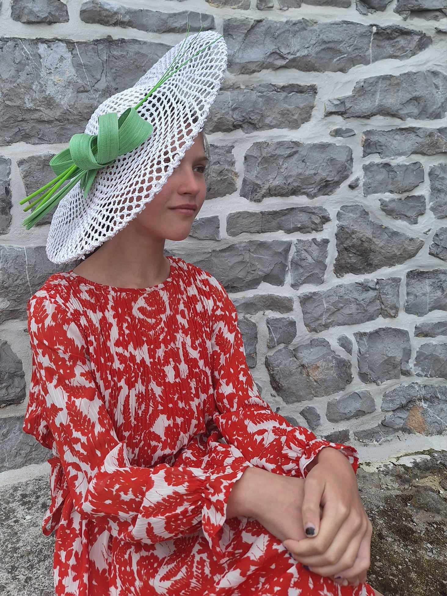 Chapeau de cérémonie blanc en paille et buntal - Serre-tête