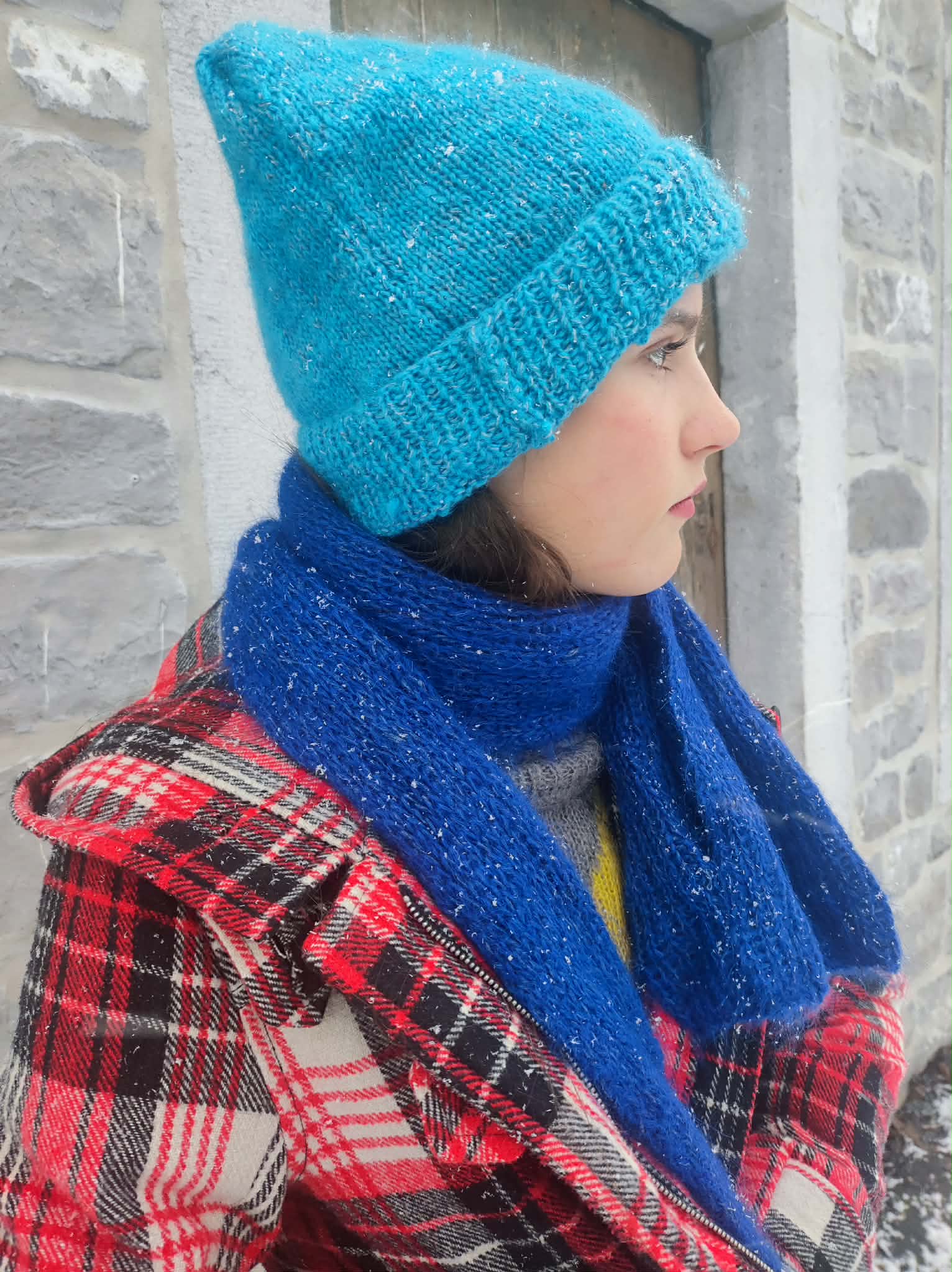 Bonnet blue