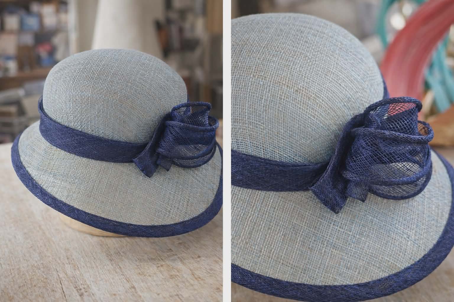 Chapeau de cérémonie gris perle et bleu marine